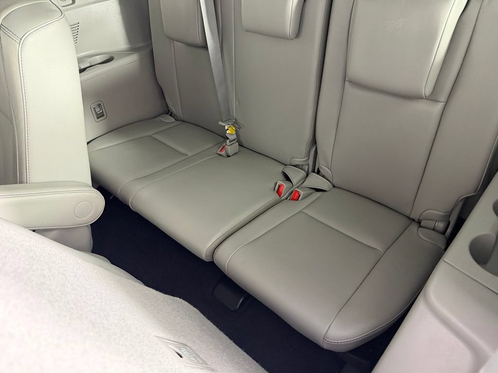 Used 2019 Toyota Highlander Limited FWD image 27