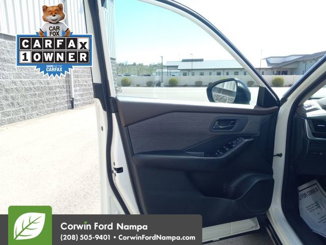 Used 2023 Nissan Rogue S image 10