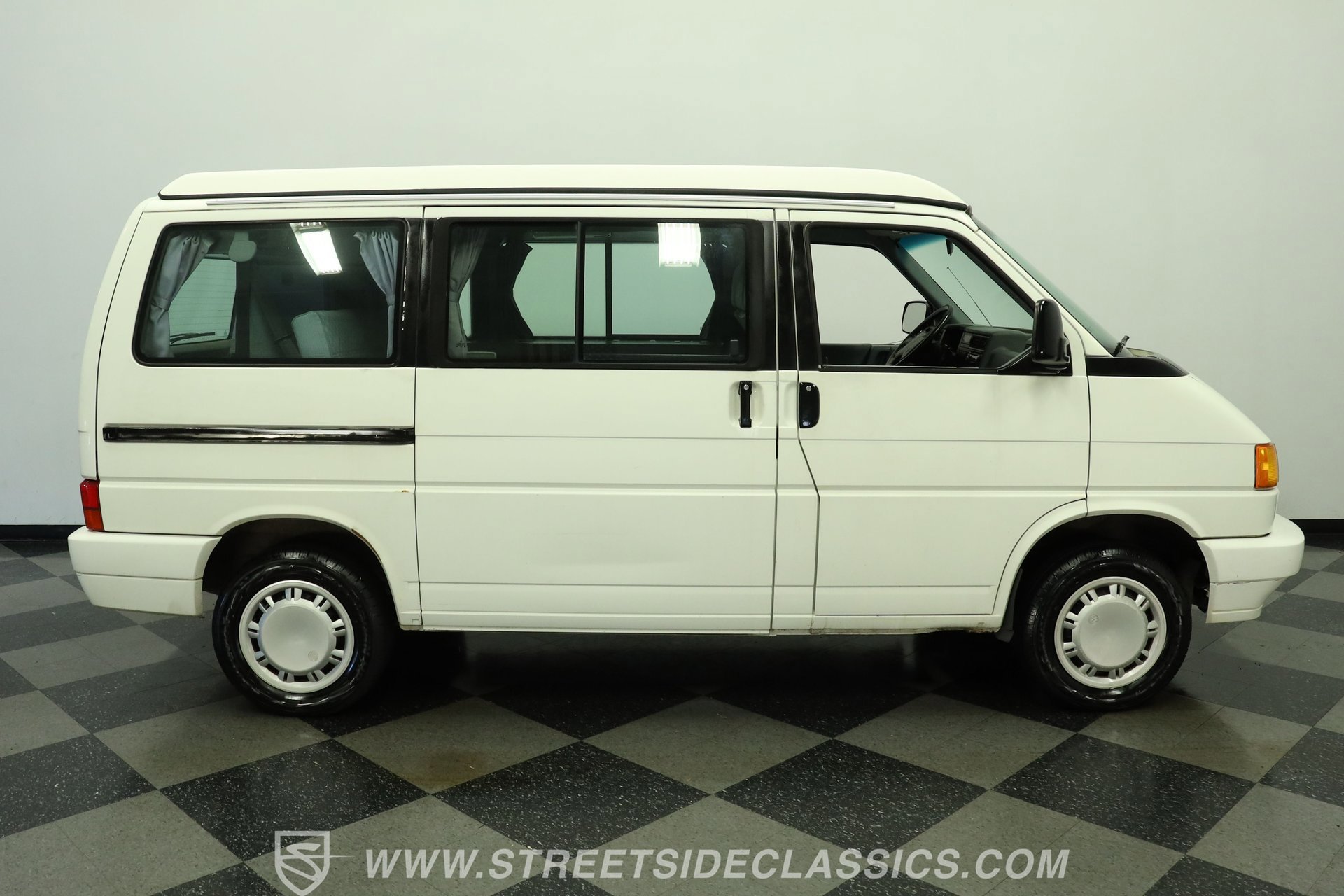 Used 1992 Volkswagen Eurovan Camper FWD image 13