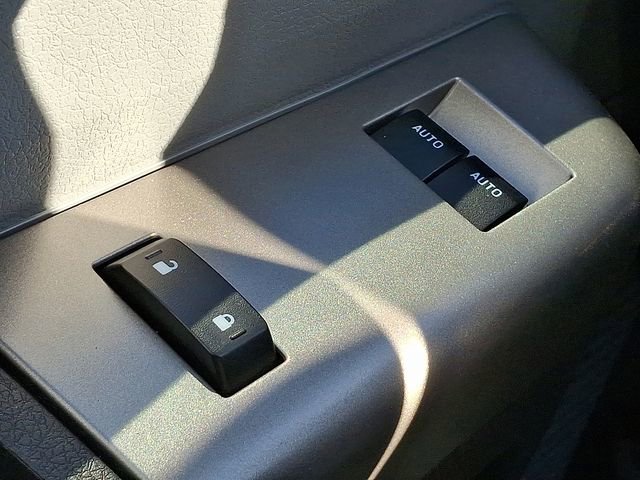 Used 2023 Ford F650 2WD Regular Cab Super Duty image 29