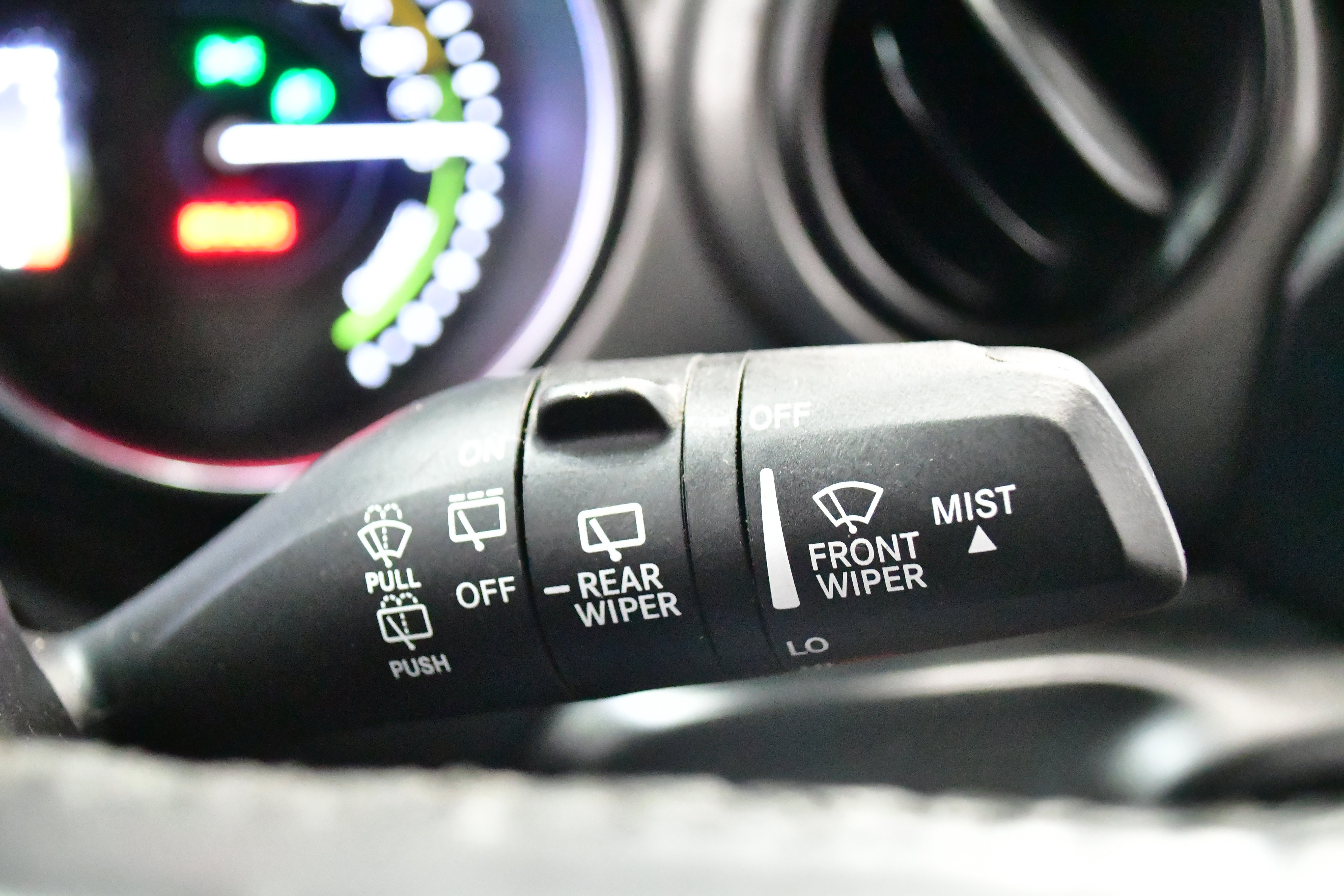 Used 2023 Jeep Wrangler Unlimited w/ Sun & Screen Package image 34