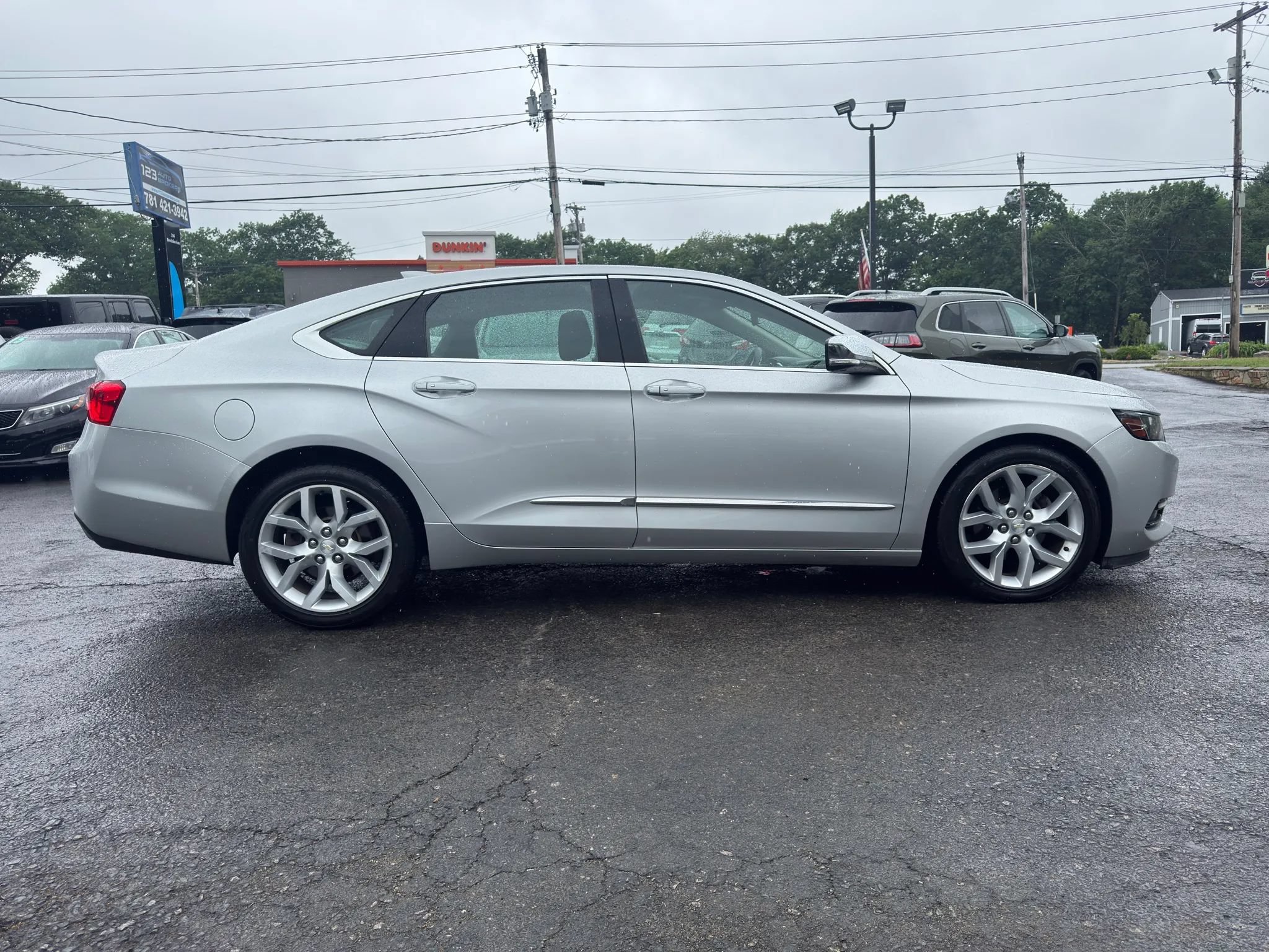 Used 2017 Chevrolet Impala Premier FWD image 8