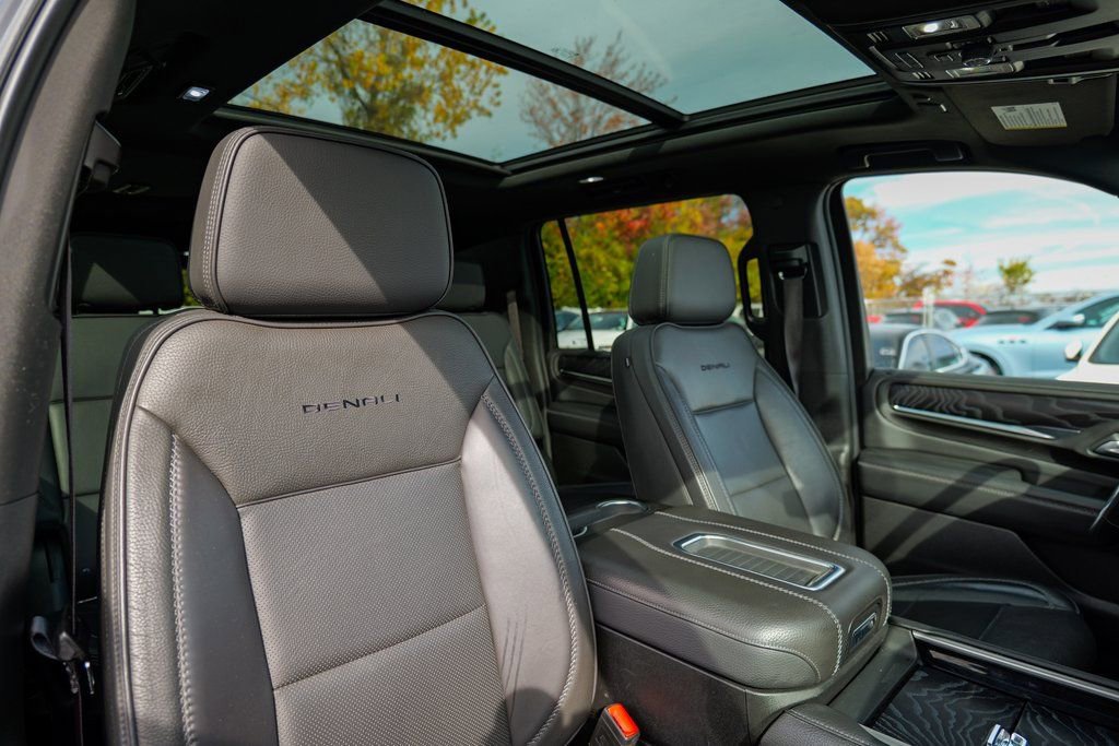 Used 2022 GMC Yukon XL Denali image 40
