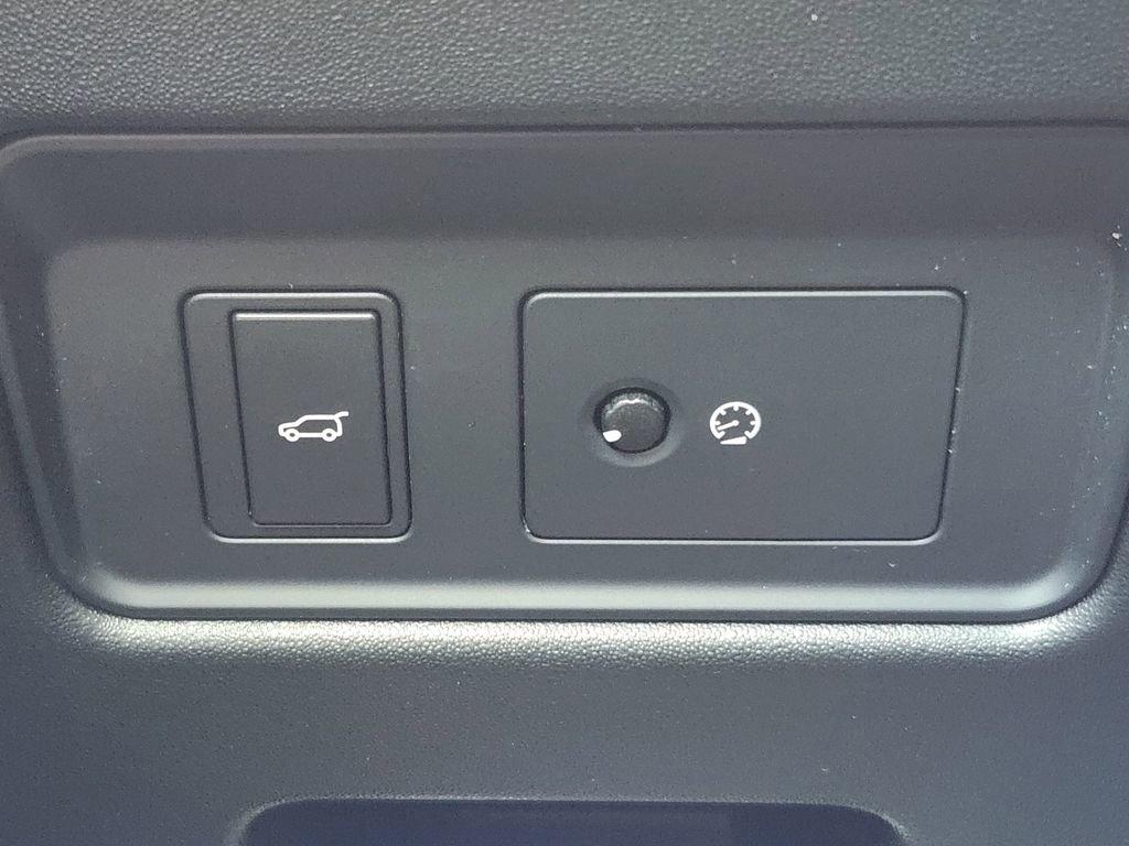 Used 2018 Land Rover Discovery HSE image 21