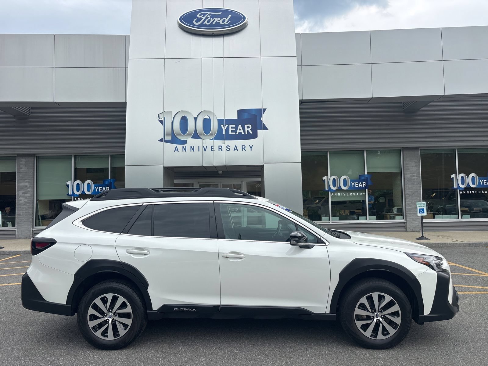 Used 2024 Subaru Outback Premium AWD/4WD image 46