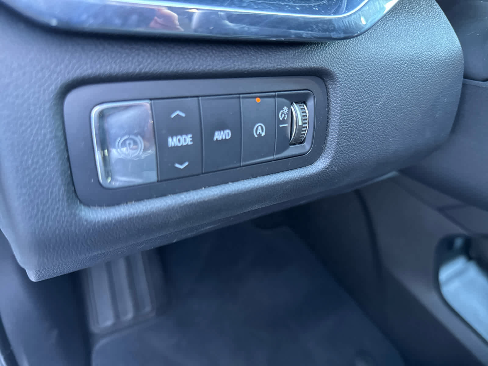 Used 2025 GMC Acadia Elevation image 23