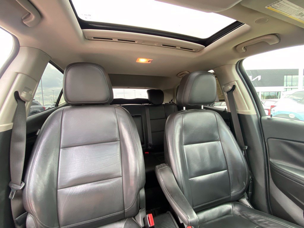 Used 2019 Buick Encore Essence FWD image 27