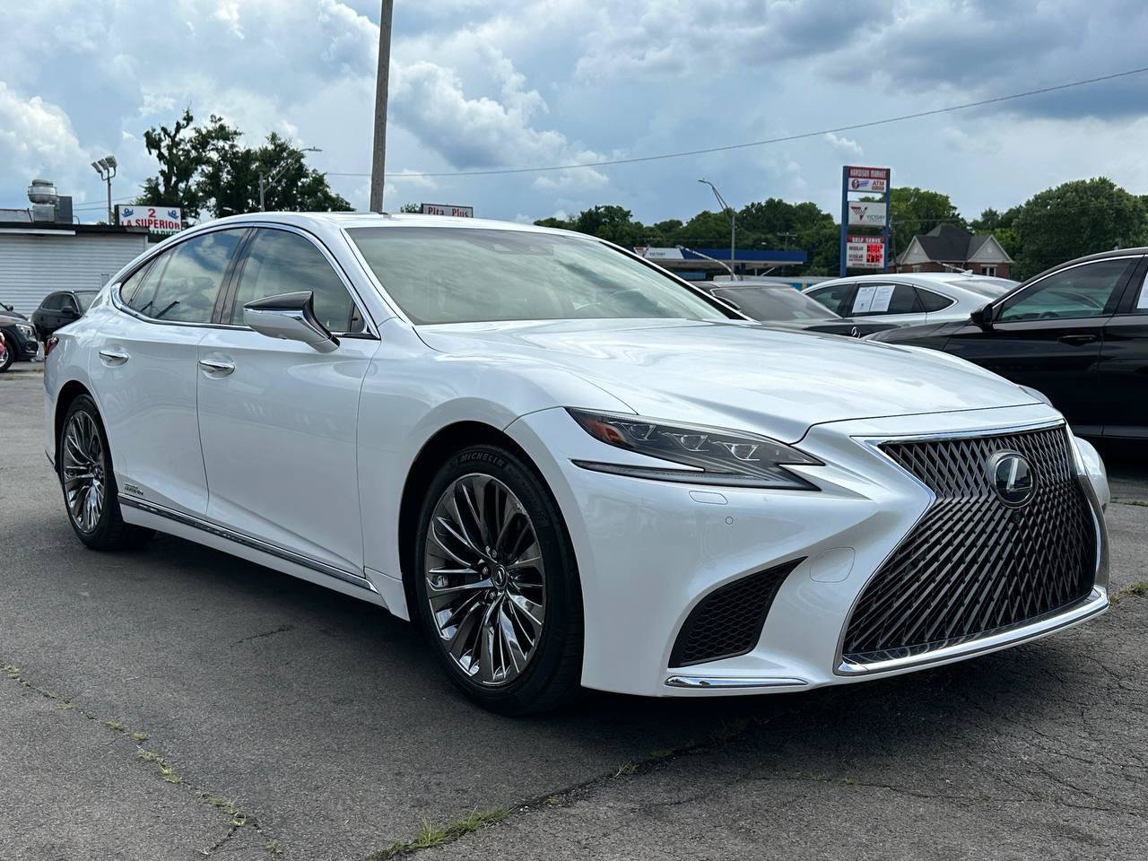 Used 2018 Lexus LS 500h AWD w/ Luxury Package image 12
