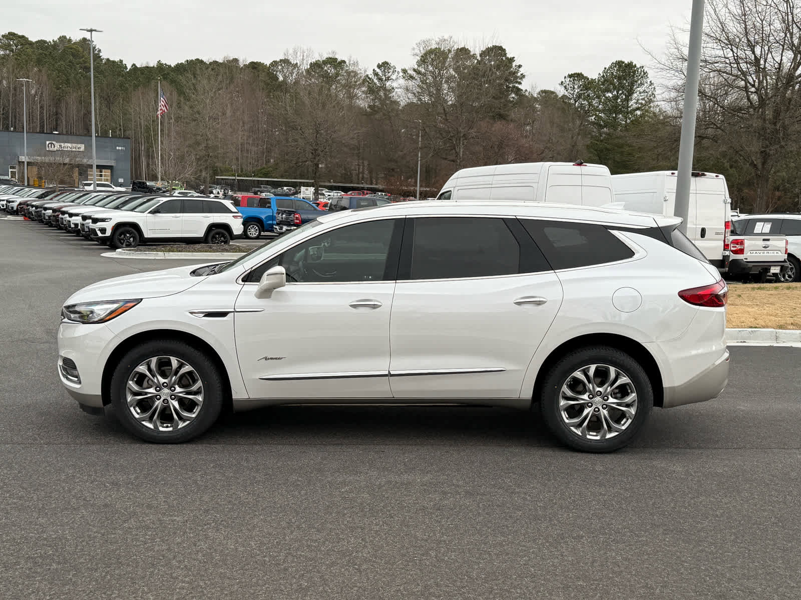 Used 2019 Buick Enclave Avenir w/ Avenir Technology Package image 2