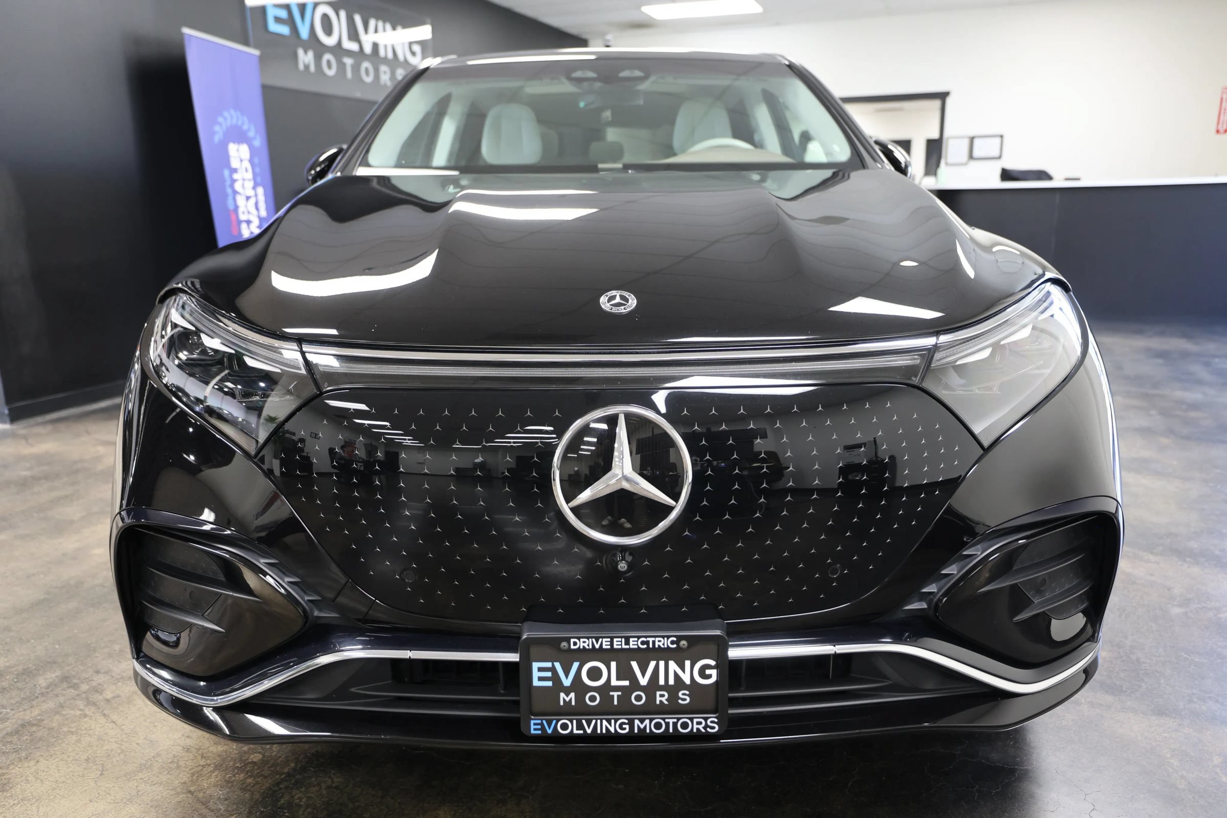 Used 2023 Mercedes-Benz EQS 580 4MATIC SUV image 5