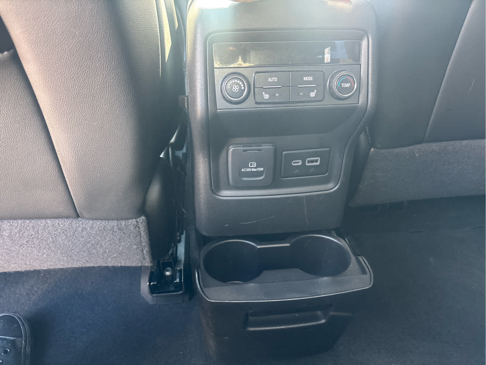 Used 2021 GMC Acadia Denali w/ Denali Ultimate Package AWD/4WD image 13