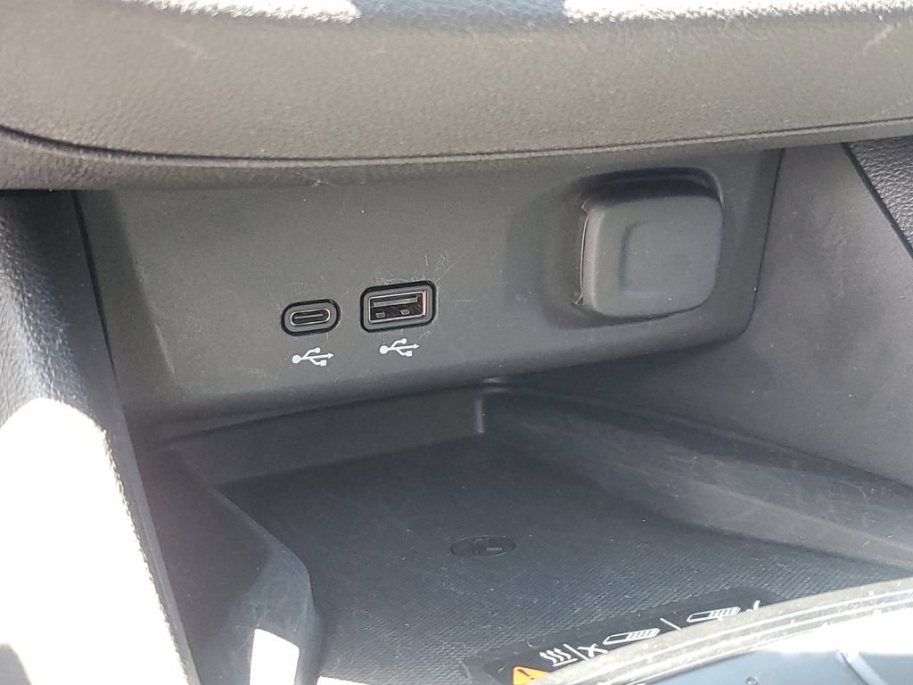 Certified 2025 Buick Envista Sport Touring w/ Convenience I Package FWD image 21