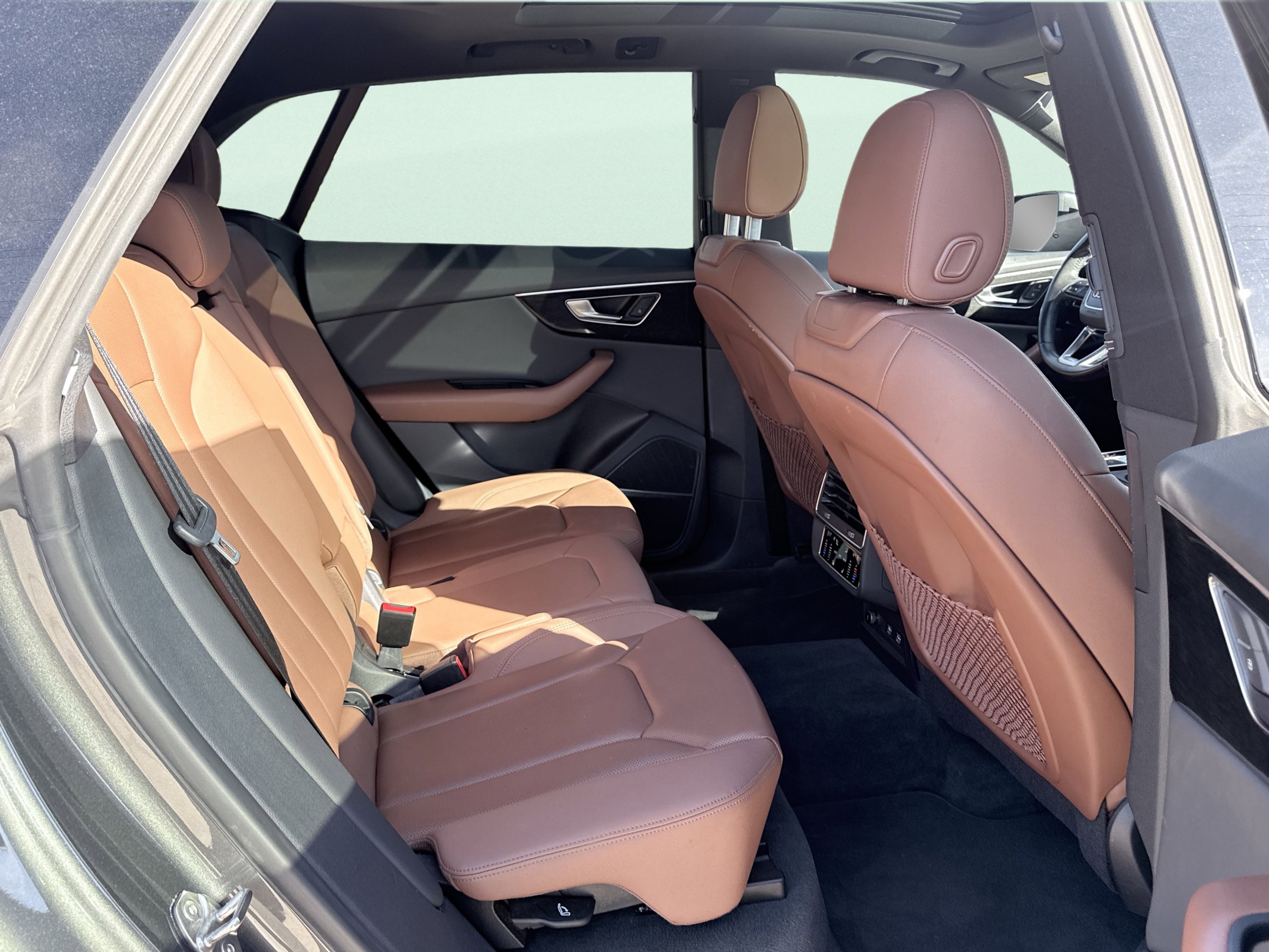 Used 2019 Audi Q8 Premium Plus w/ Premium Plus AWD/4WD image 41