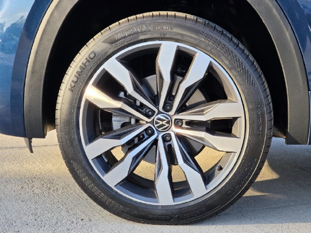 Used 2020 Volkswagen Atlas Cross Sport SEL R-Line w/ Cross Sport MDO Package FWD image 8