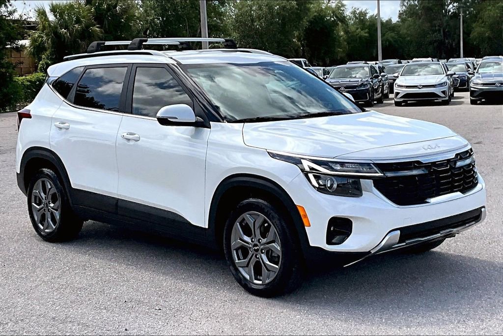Used 2024 Kia Seltos S image 2
