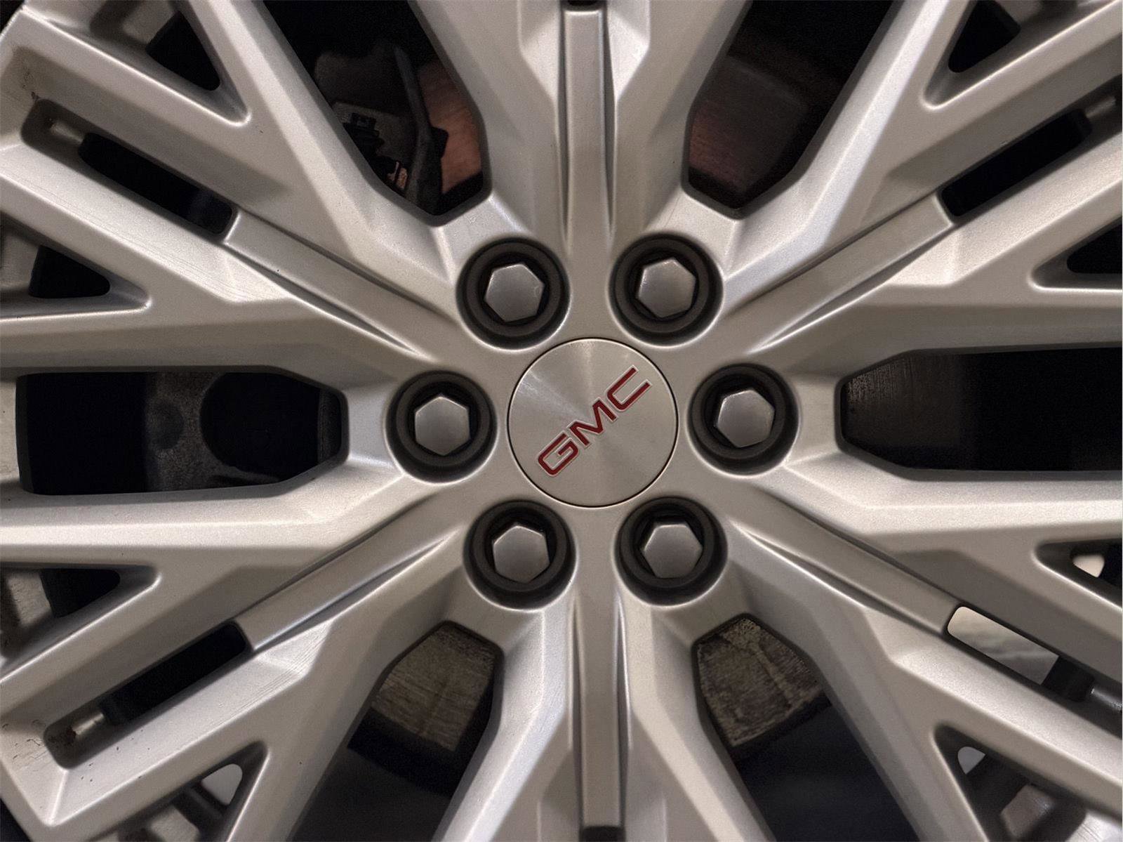 Used 2024 GMC Acadia Elevation image 8