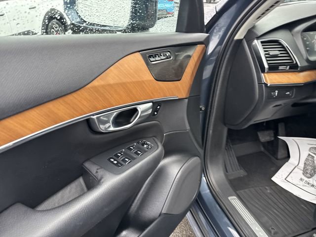 Used 2022 Volvo XC90 T6 Momentum w/ Advanced Package image 16