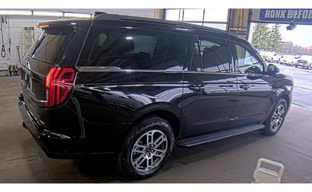 Used 2025 Ford Expedition Max Active image 3