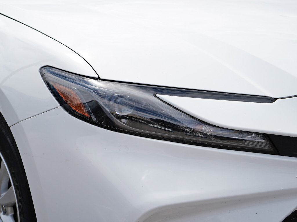 Used 2025 Toyota Camry LE FWD image 3