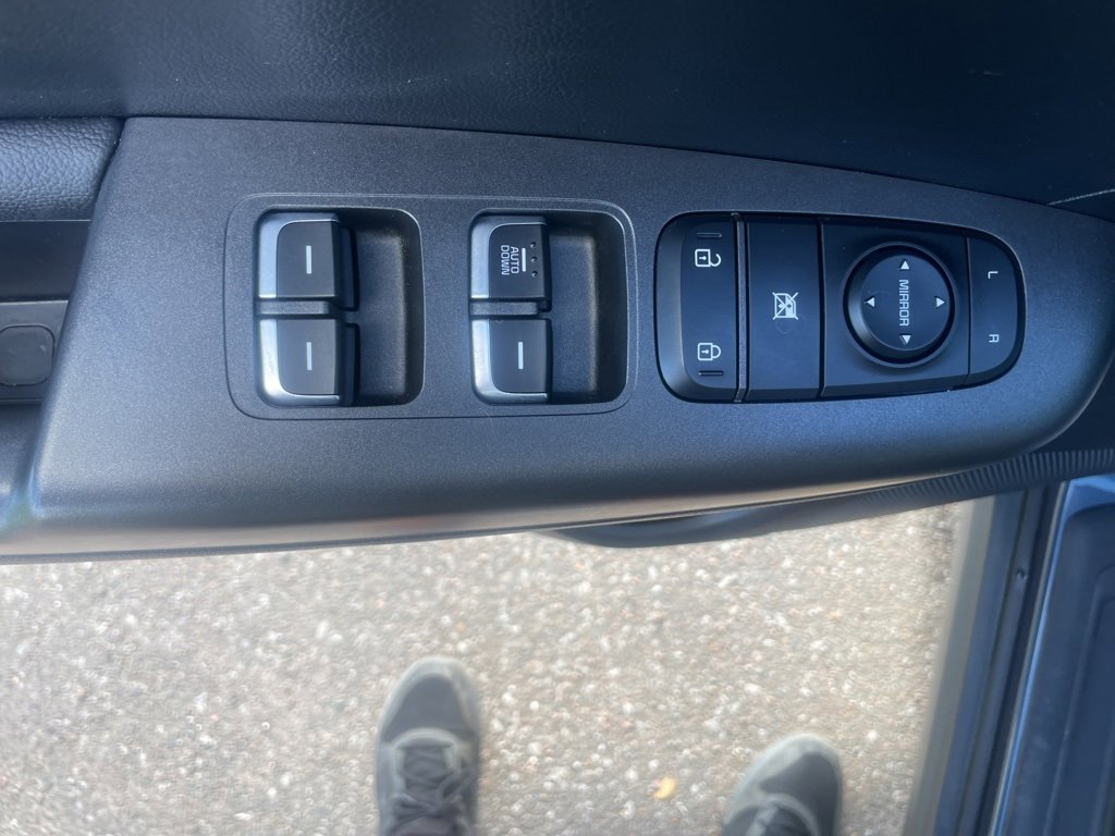 Used 2021 Kia Sportage LX image 16