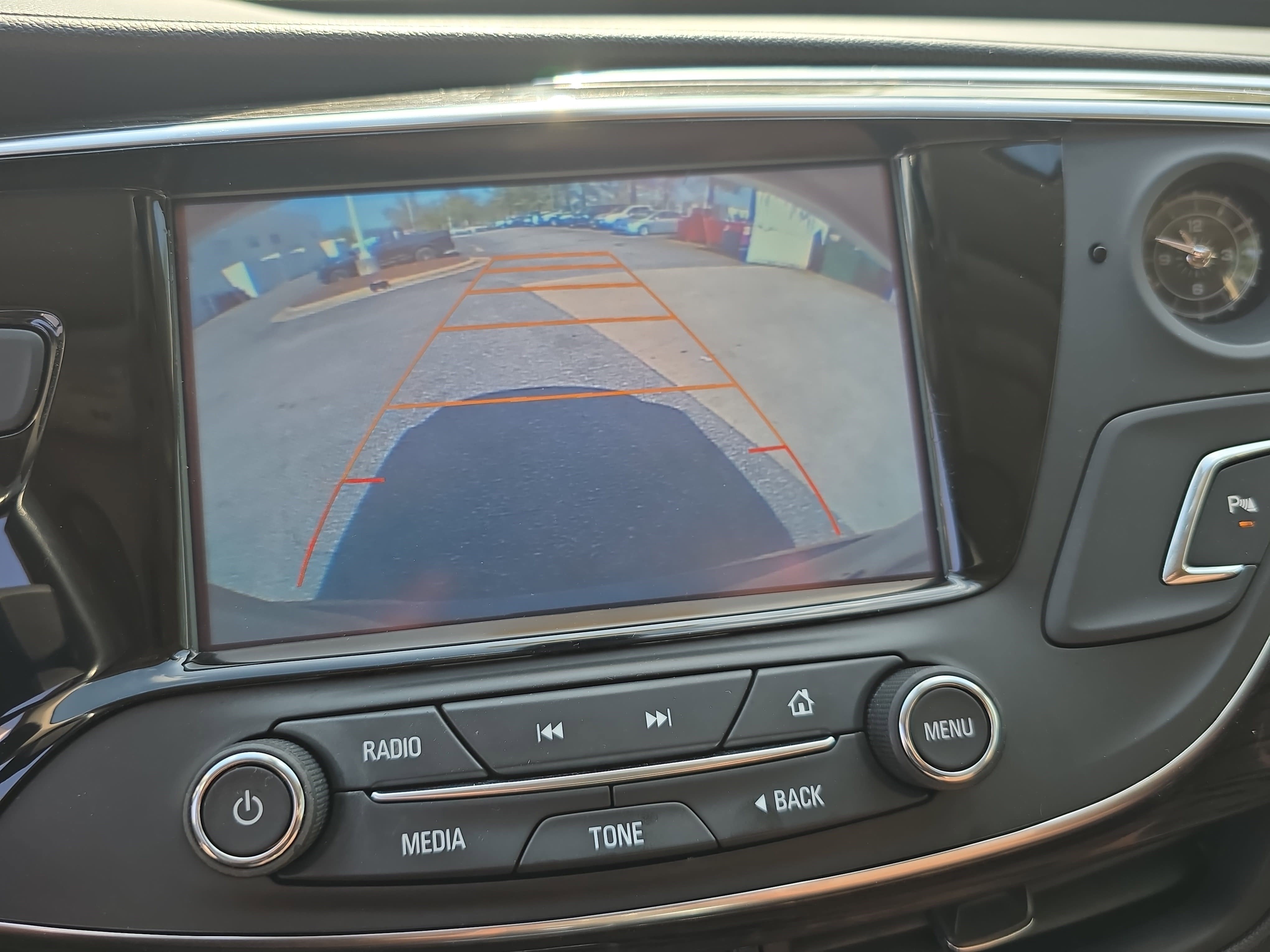 Used 2017 Buick Envision Essence image 25