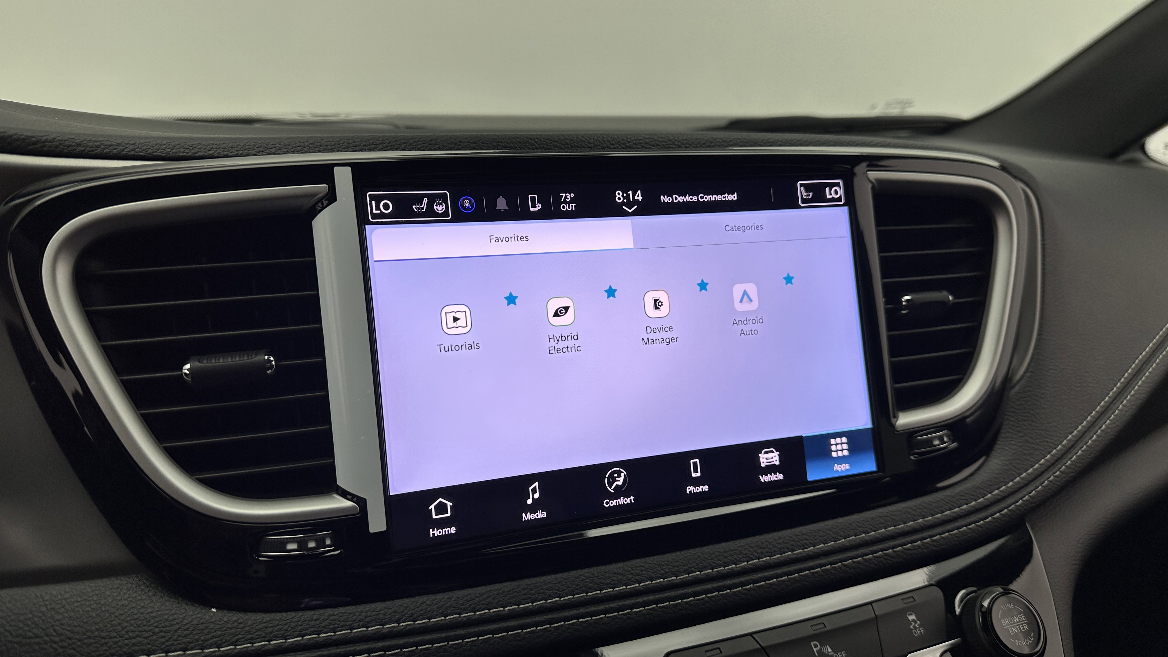 Used 2025 Chrysler Pacifica Select image 16