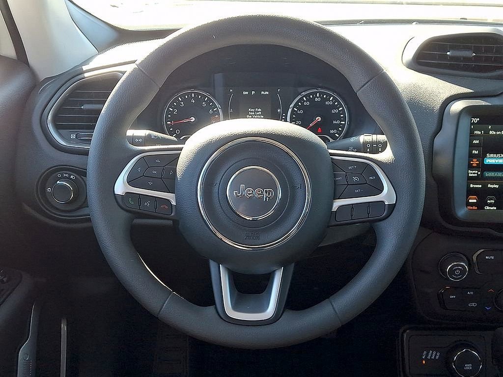 Used 2023 Jeep Renegade Latitude AWD/4WD image 19