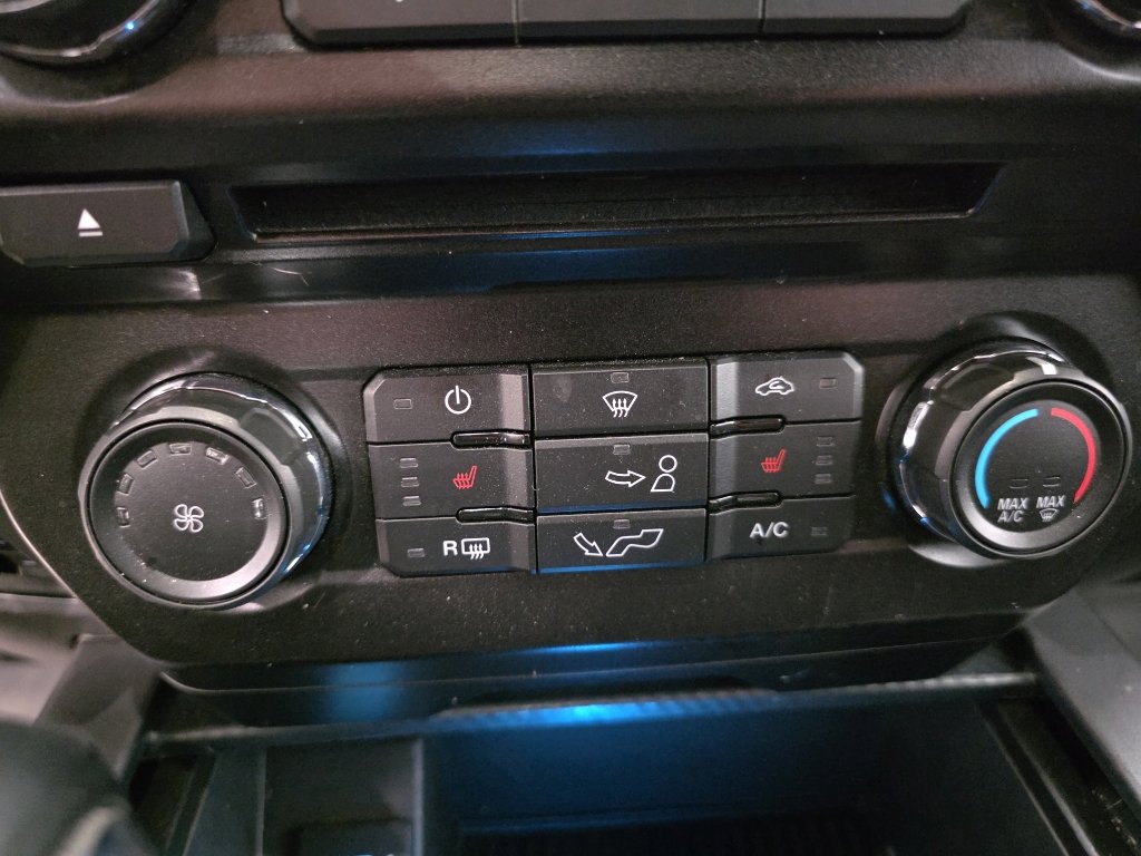 Used 2018 Ford F150 XLT w/ Equipment Group 302A Luxury AWD/4WD image 28