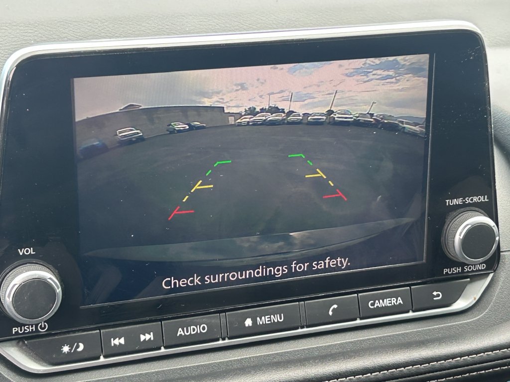 Used 2025 Nissan Rogue SV FWD image 13