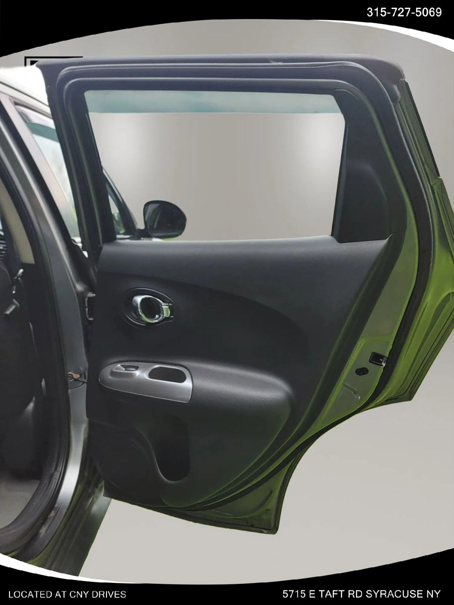 Used 2011 Nissan Juke SV FWD image 15
