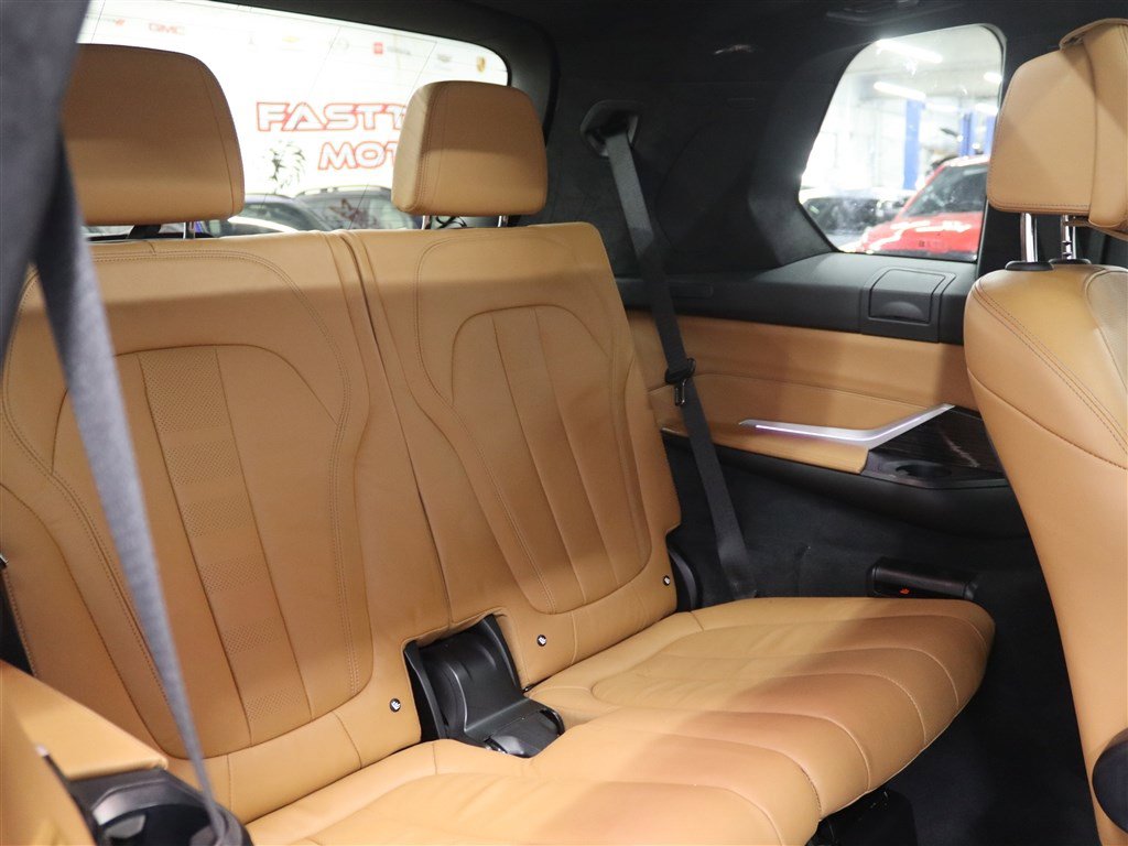 Used 2021 BMW X7 M50i image 20