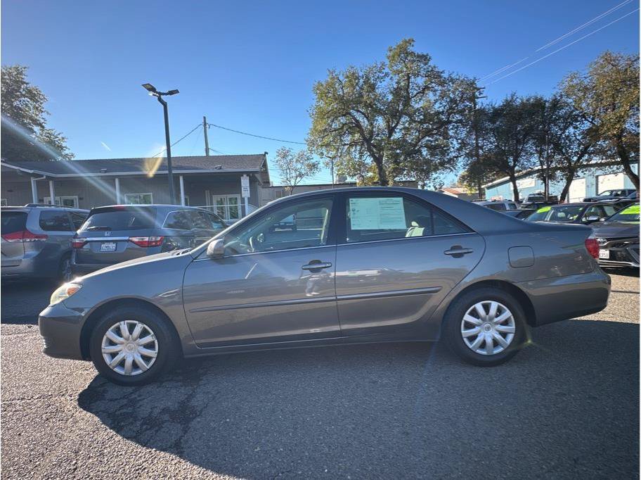 Used 2005 Toyota Camry LE FWD image 4