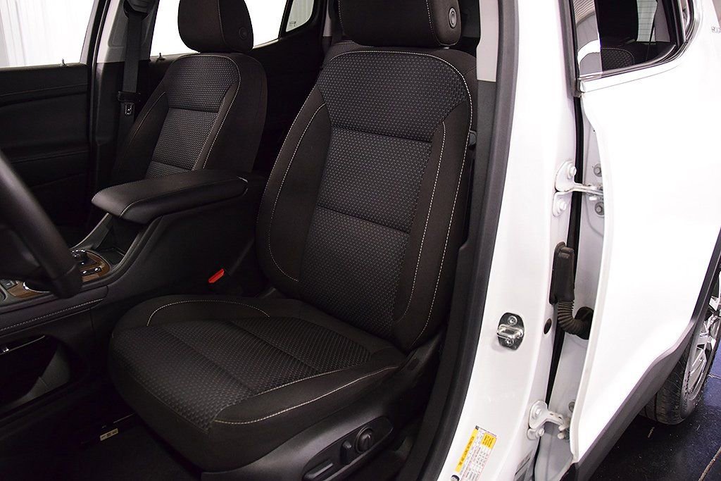 Used 2023 GMC Acadia SLE w/ Driver Convenience Package image 28