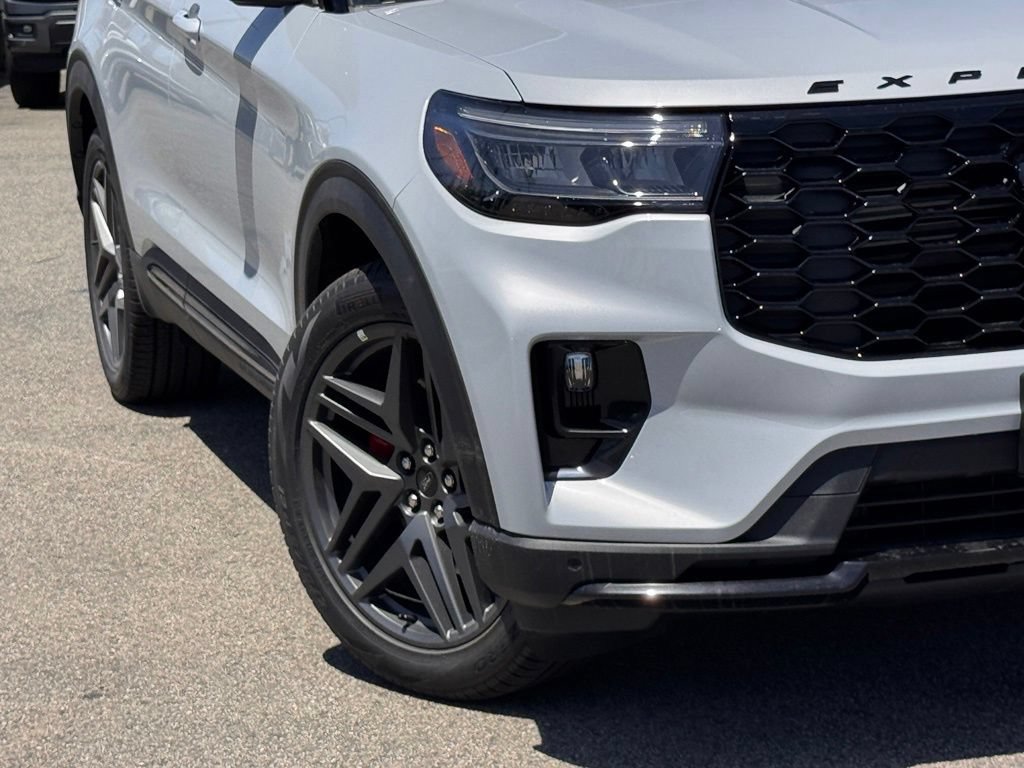New 2026 Ford Explorer ST w/ Sun And Sound Package AWD/4WD image 4