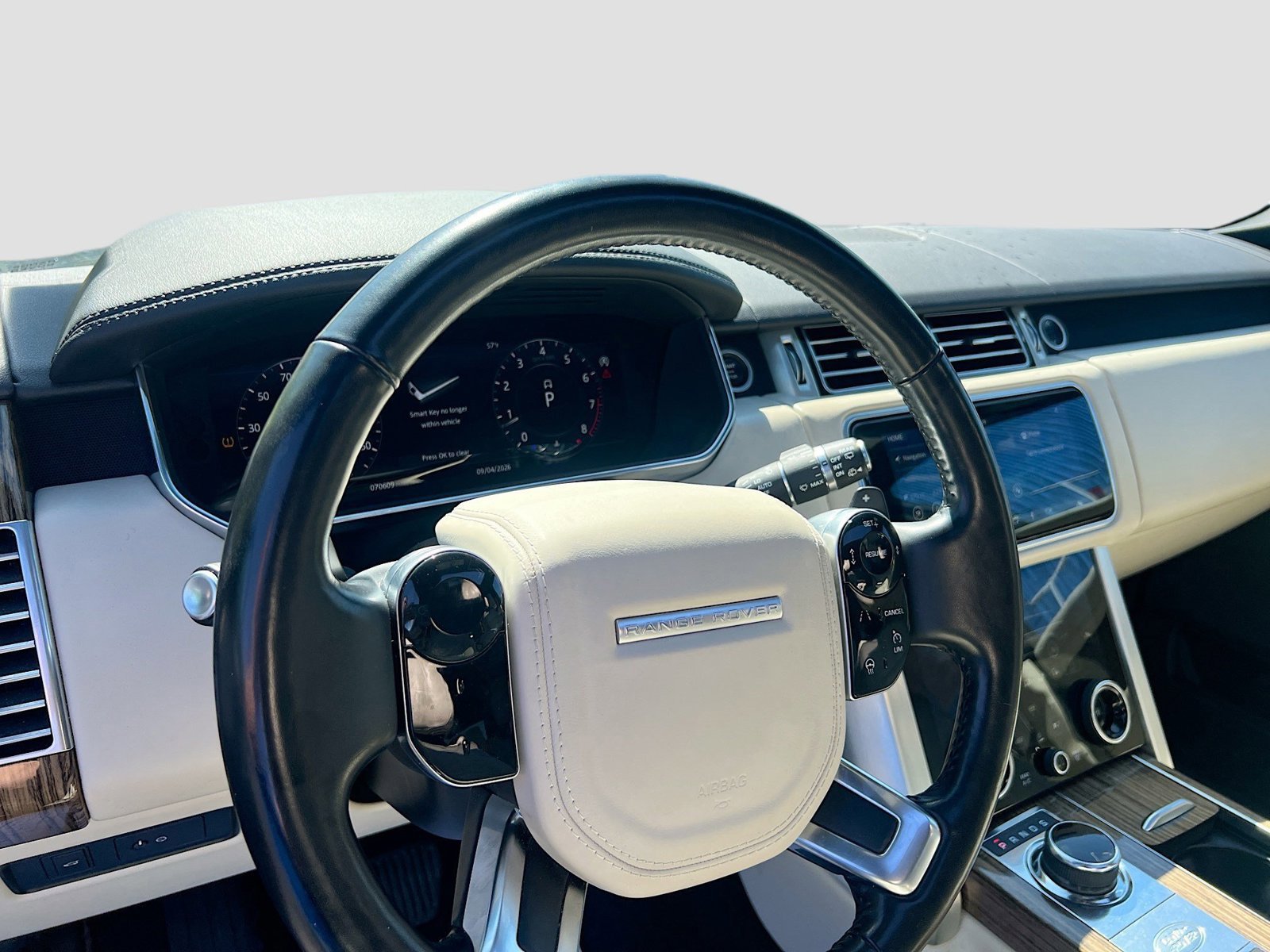 Used 2019 Land Rover Range Rover HSE AWD/4WD image 9