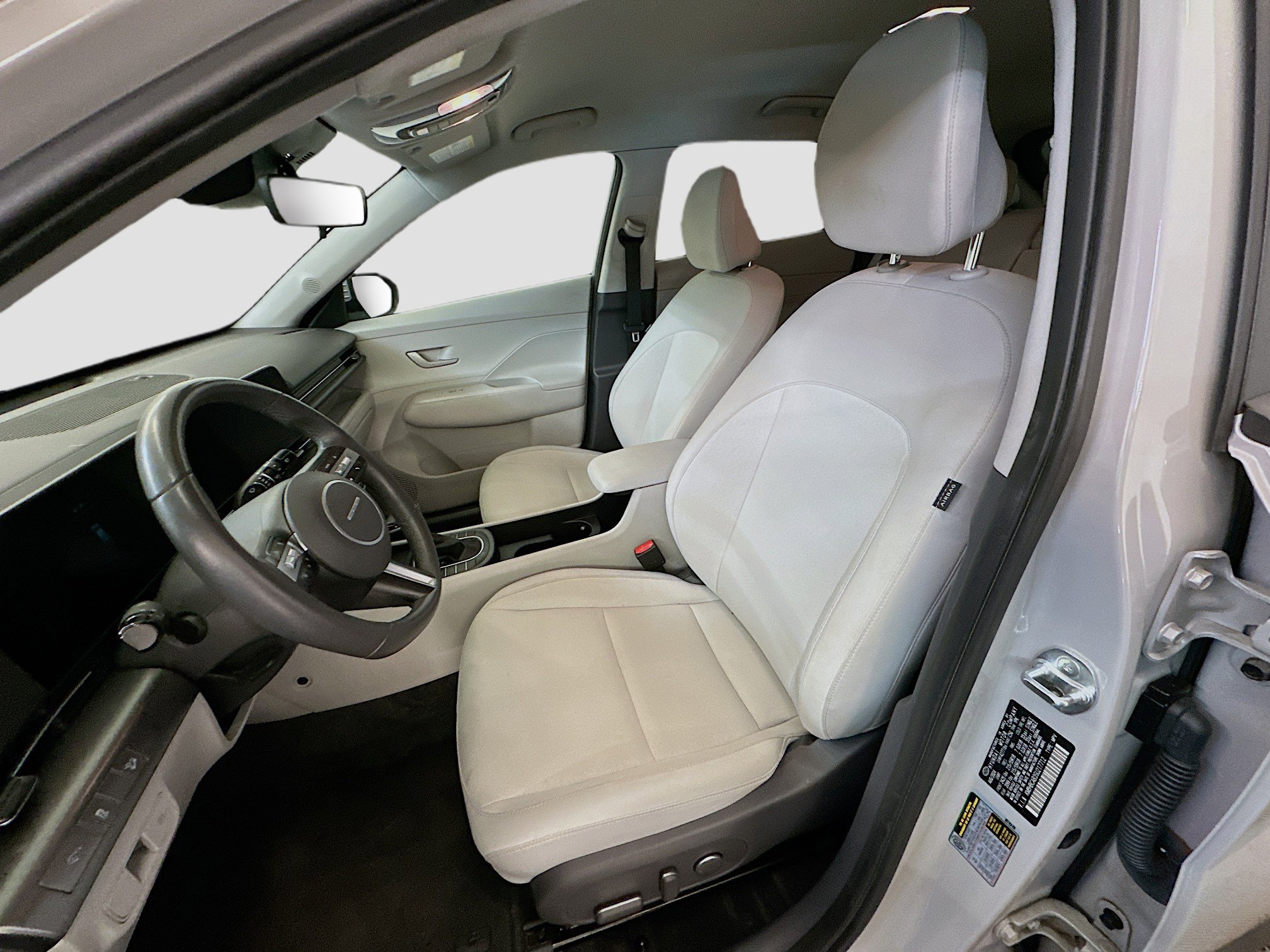 Used 2025 Hyundai Kona SEL image 13