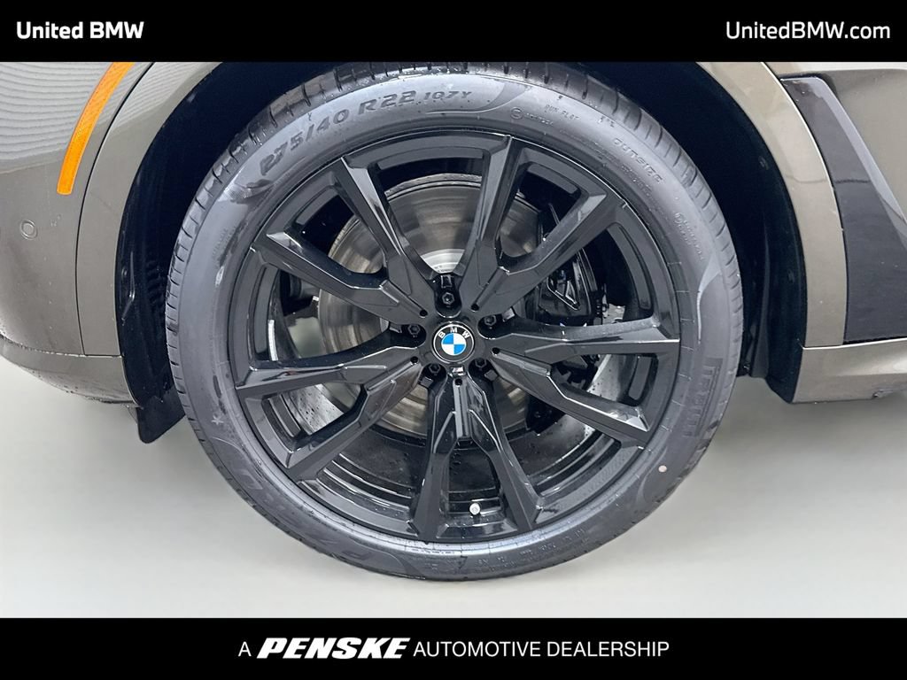 New 2027 BMW X7 xDrive40i w/ M Sport Package AWD/4WD image 9