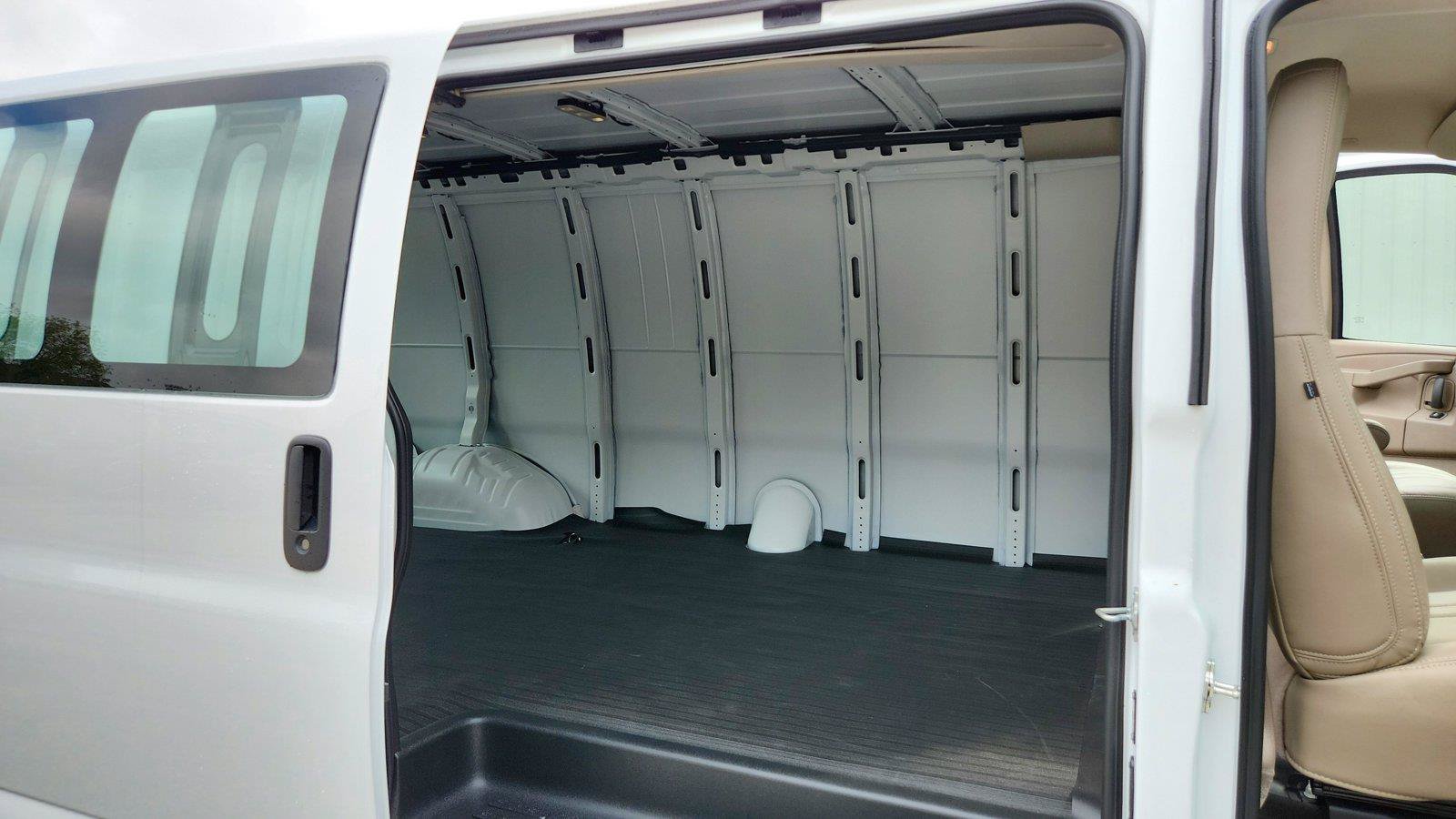 New 2026 Chevrolet Express 3500 Extended RWD image 22