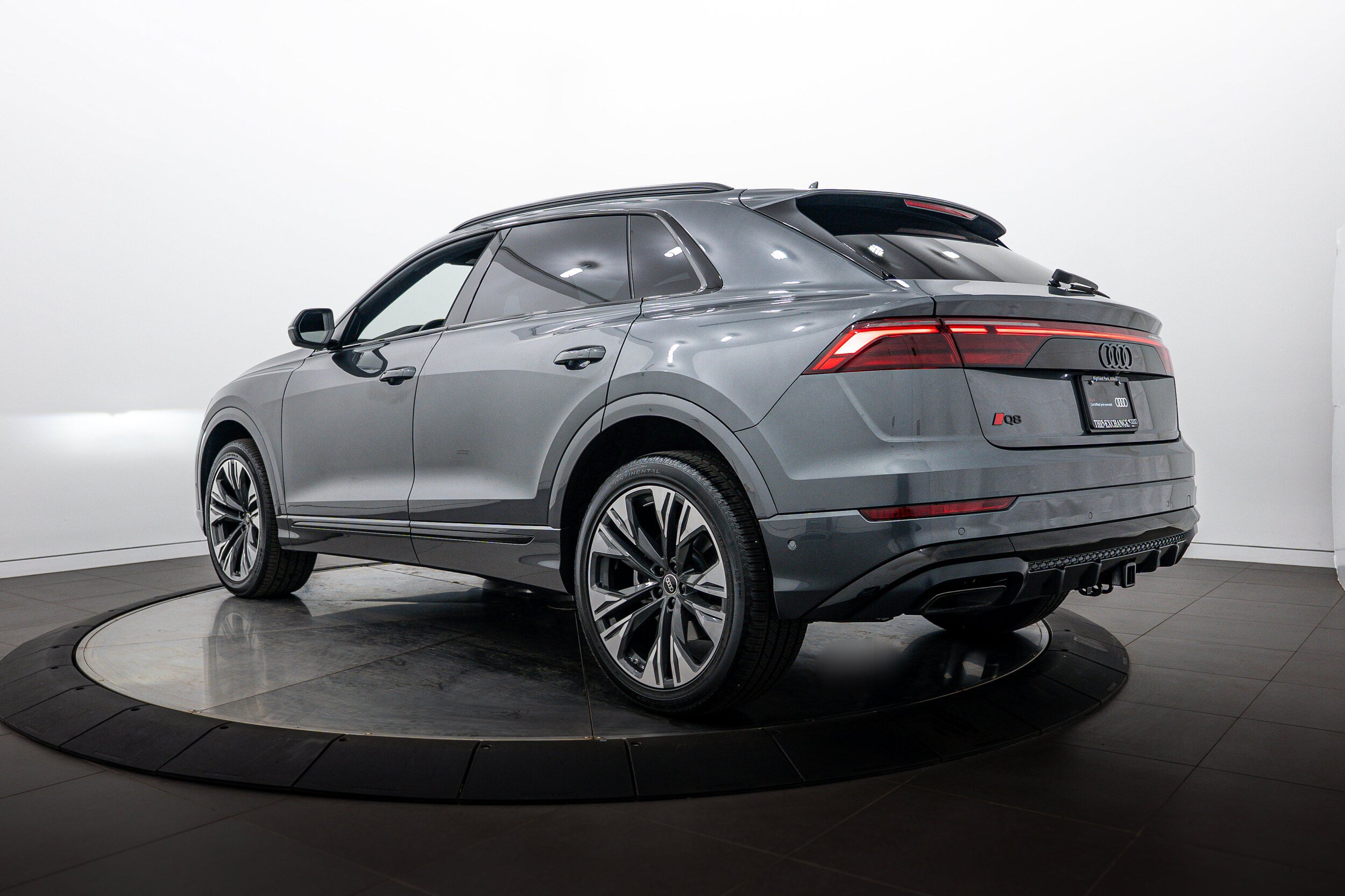 Certified 2025 Audi Q8 Premium Plus AWD/4WD image 5