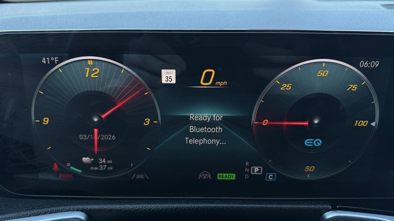 Used 2022 Mercedes-Benz EQB 300 4MATIC image 36