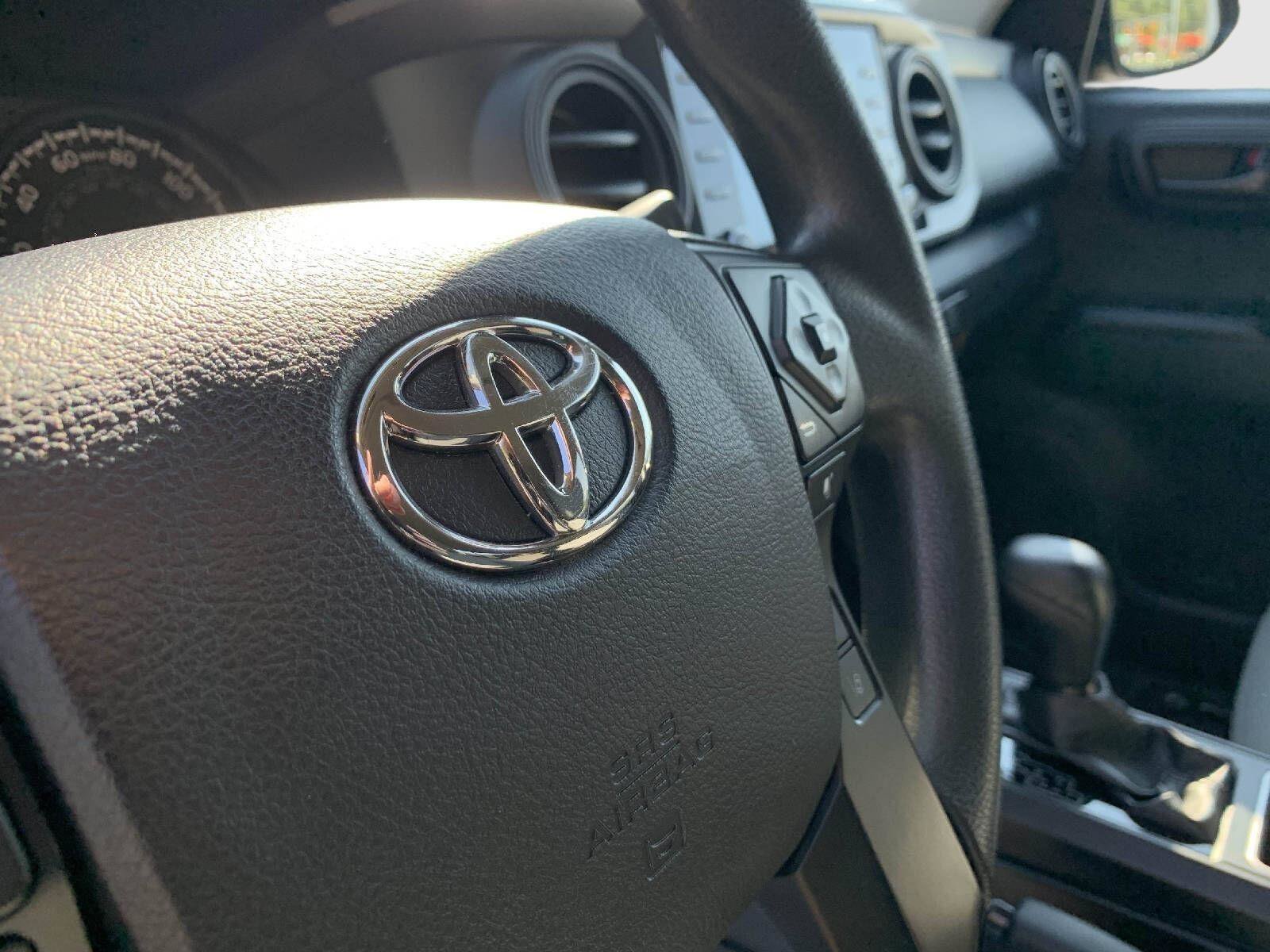 Used 2022 Toyota Tacoma SR AWD/4WD image 37