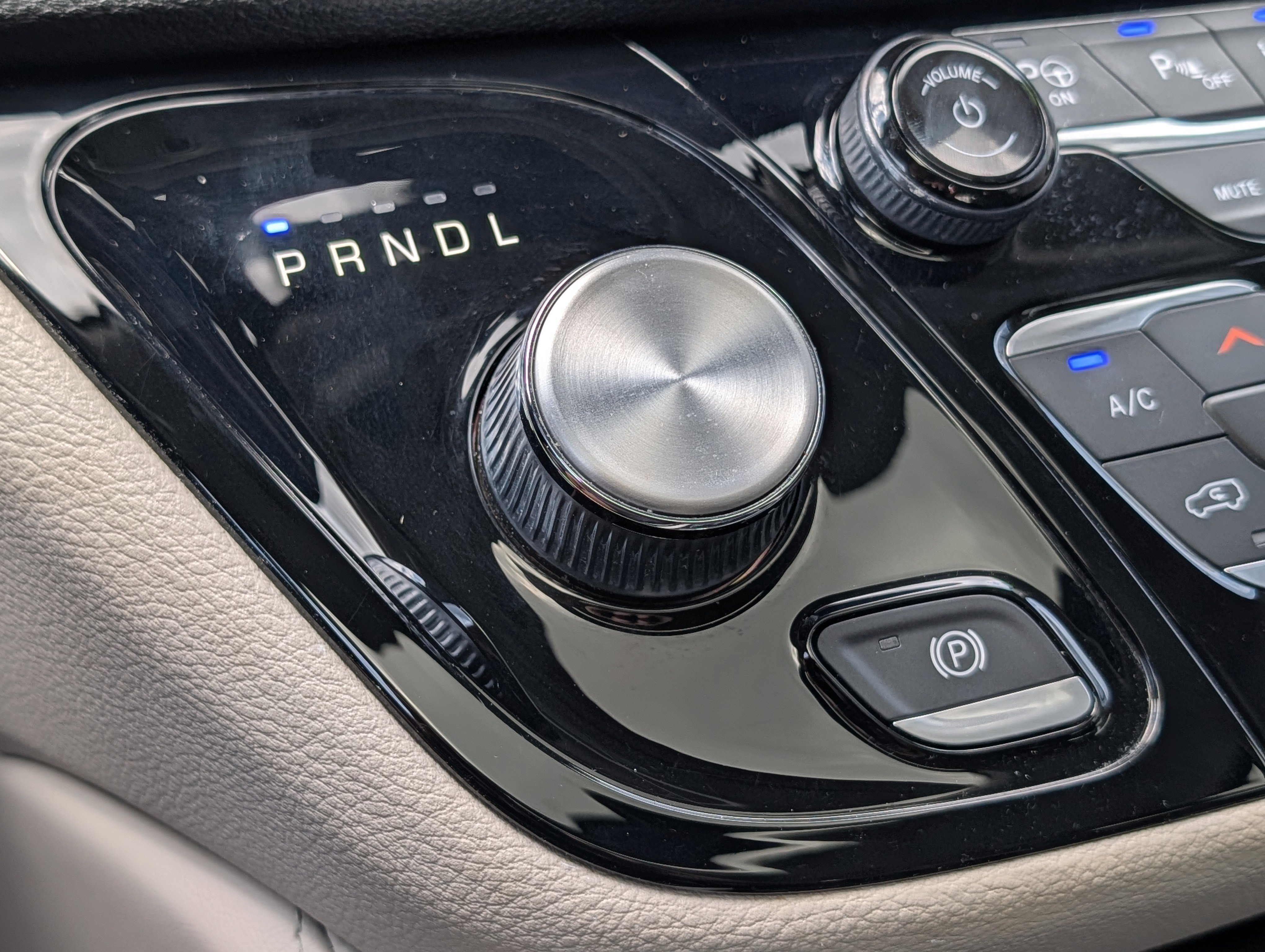 Used 2022 Chrysler Pacifica Limited FWD image 34