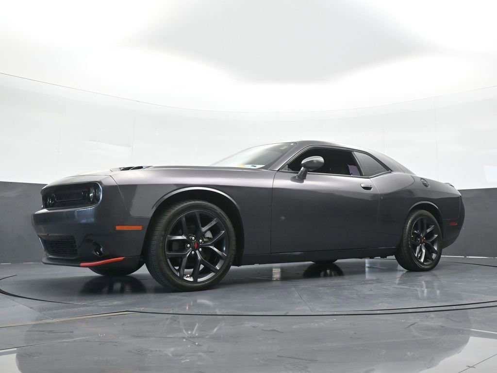Used 2022 Dodge Challenger SXT w/ Driver Convenience Group RWD image 46
