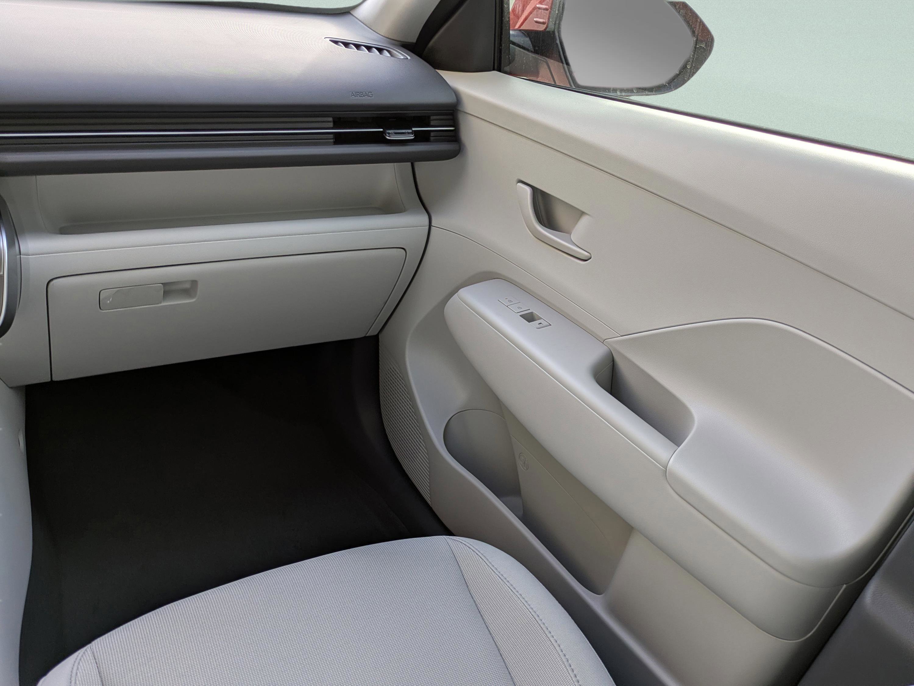 New 2026 Hyundai Kona SE image 29