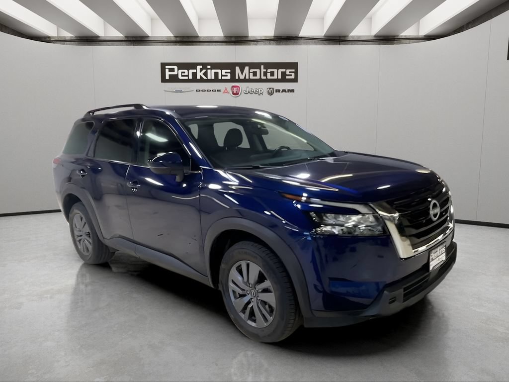 Used 2025 Nissan Pathfinder SV AWD/4WD image 7