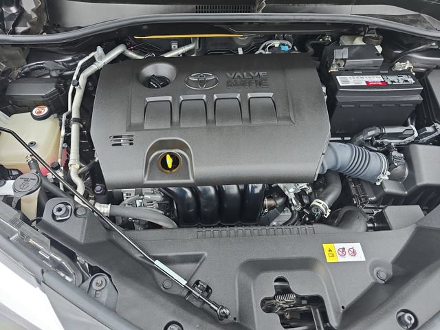 Used 2021 Toyota C-HR LE FWD image 30