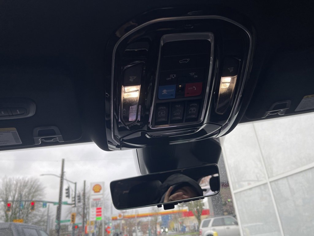 Used 2021 Jeep Grand Cherokee L Overland w/ Advanced Protech Group III image 39