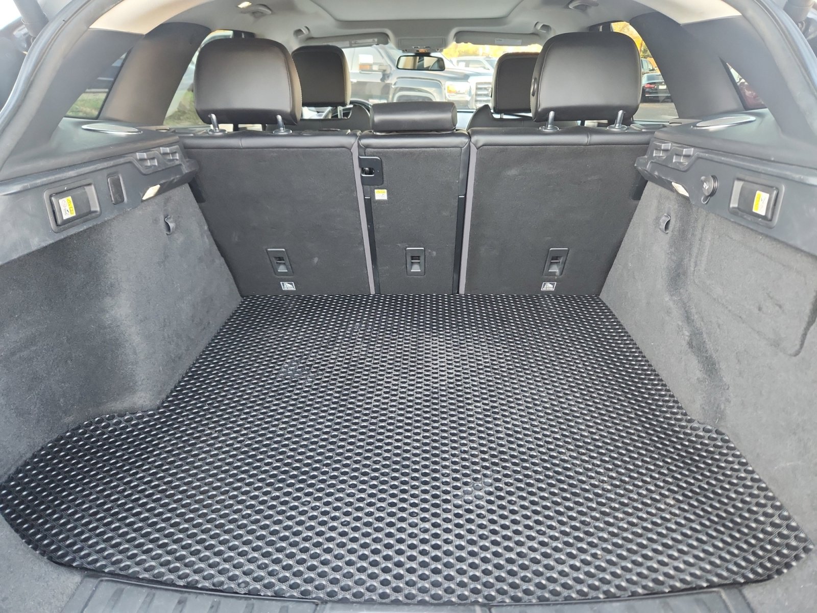 Used 2017 Jaguar F-PACE S image 35