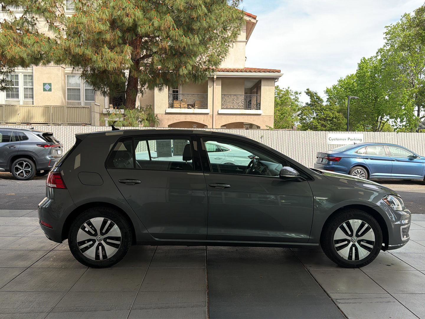 Used 2019 Volkswagen e-Golf SE w/ Driver Assistance Package image 6