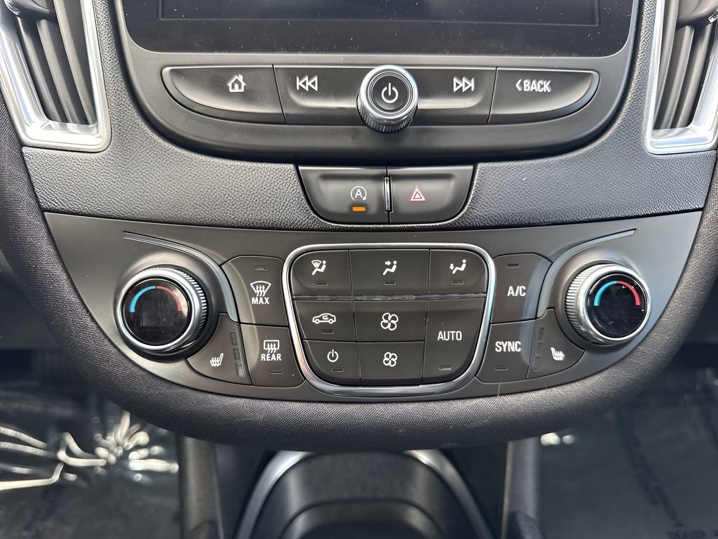 Used 2021 Chevrolet Malibu LT FWD image 19